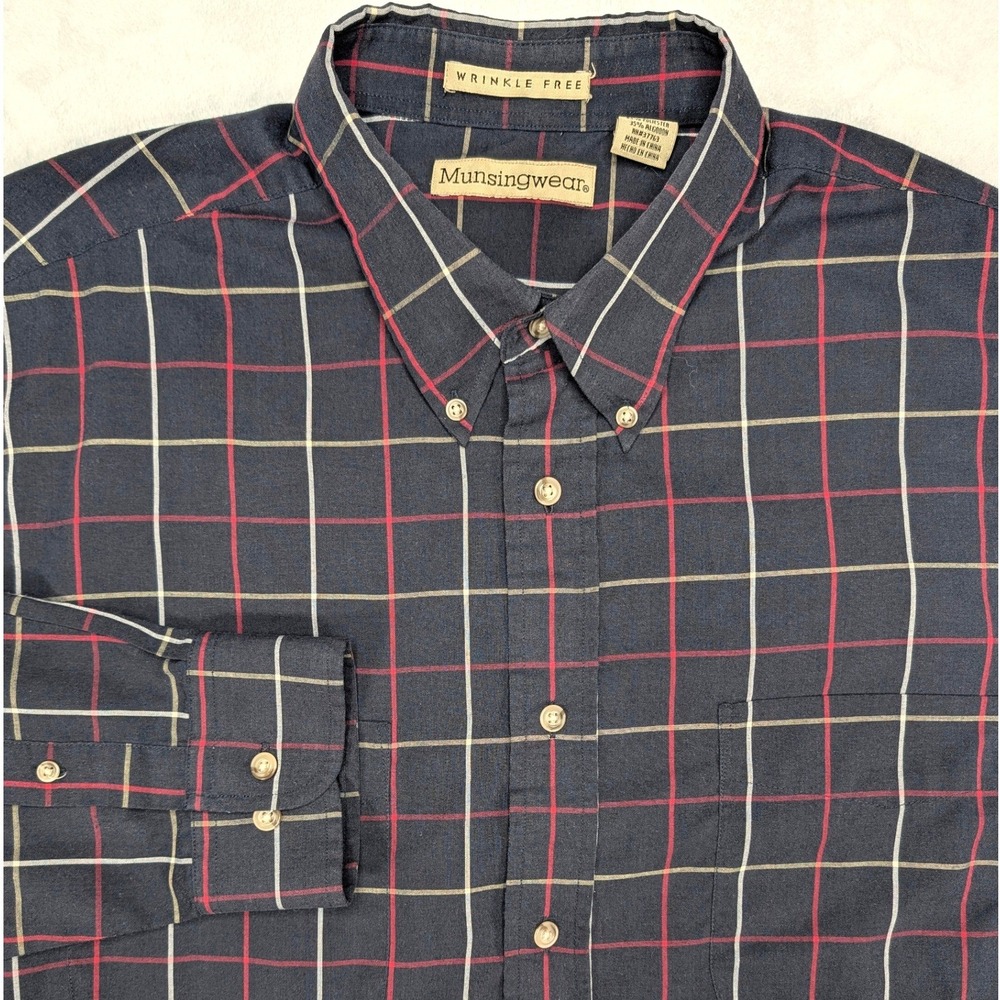 Munsingwear Mens XL Classic Fit Plaid Button Down Shirt Wrinkle Free Long Sleeve